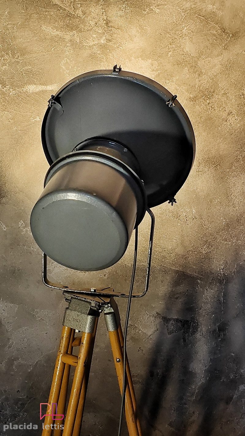 Lampada con treppiede vintage originale, faro grigio, Polonia anni '80 – dettaglio 3