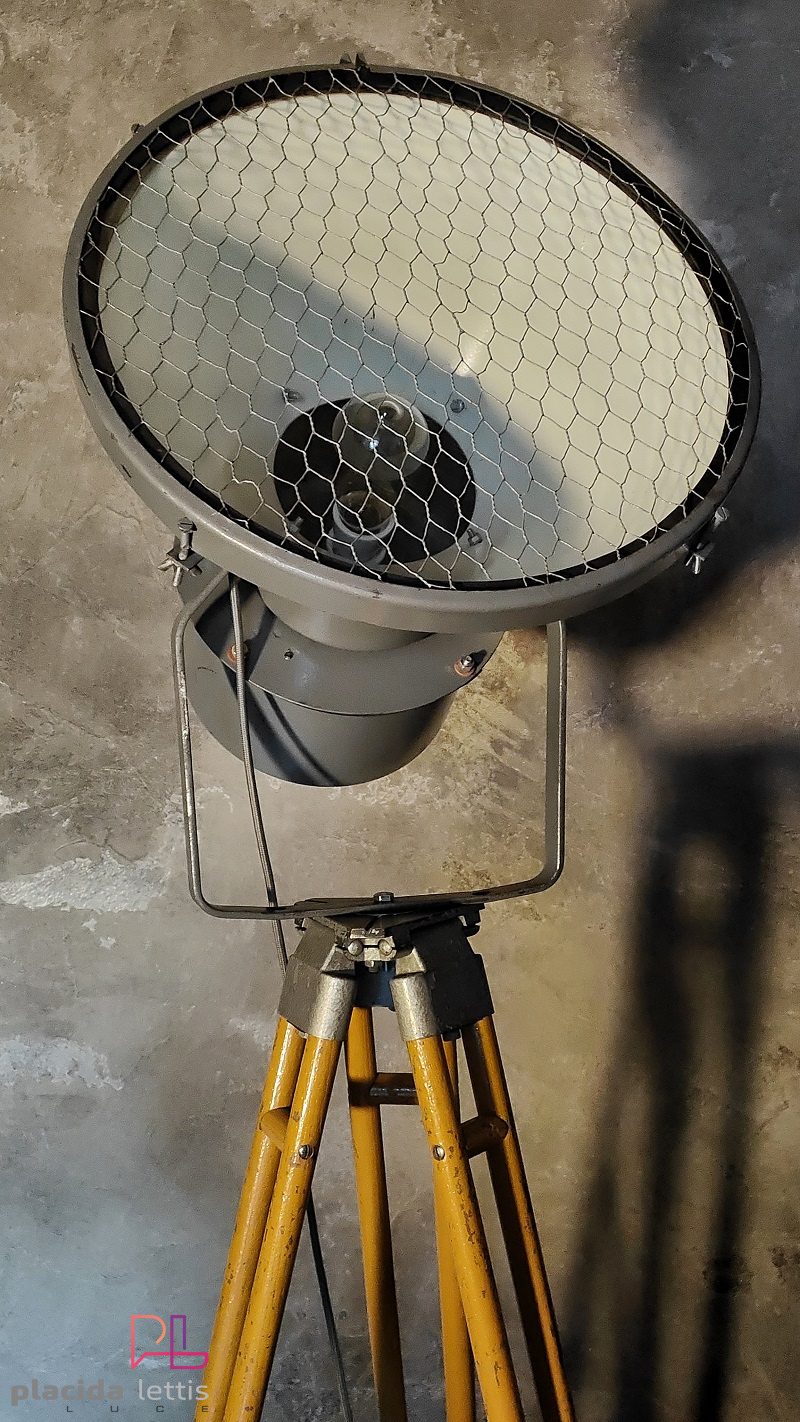 Lampada con treppiede vintage originale, faro grigio, Polonia anni '80 – dettaglio 9