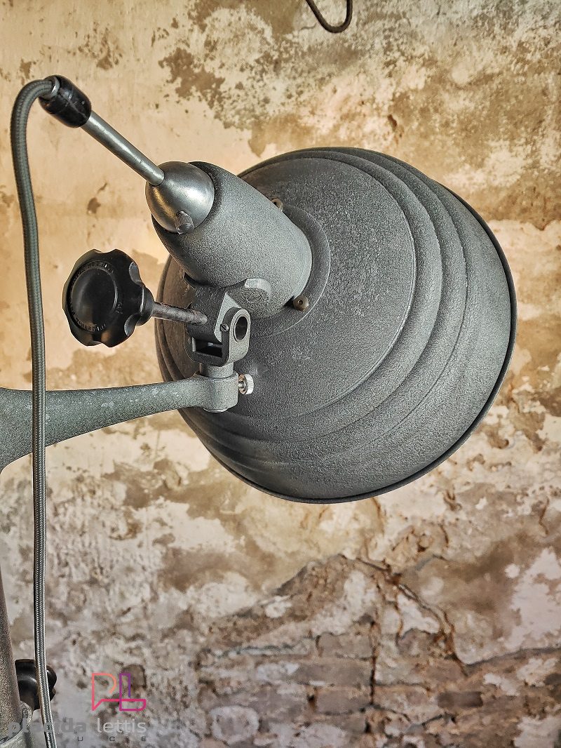 Lampada industriale IFF, nata per gli studi fotografici. – dettaglio 4