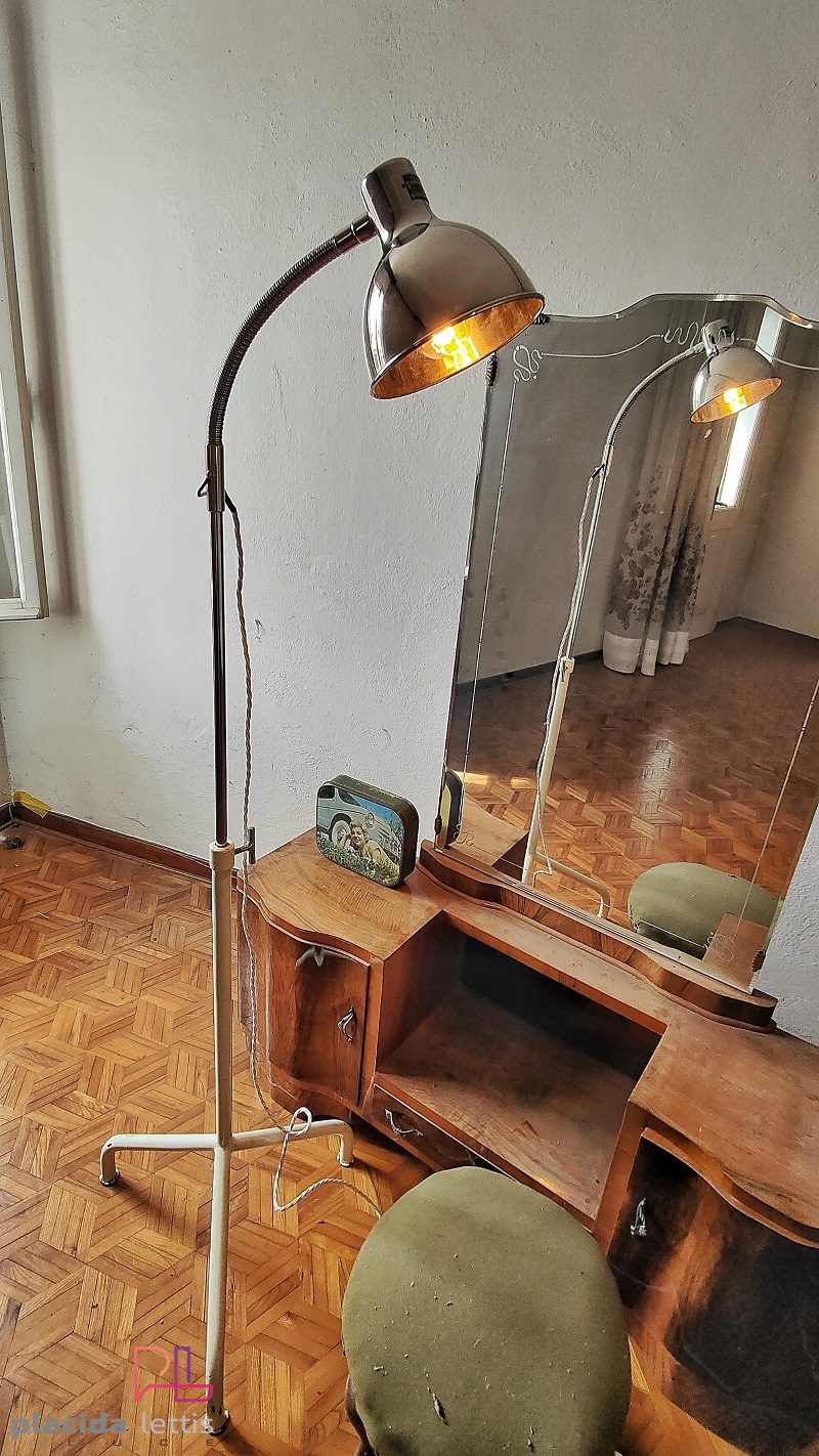 Lampada da terra vintage originale medica con cupola cromata, anni '60 – dettaglio 10