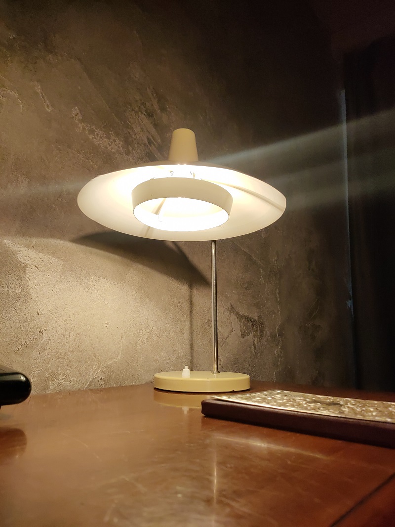 Lampada industriale da scrivania elegante