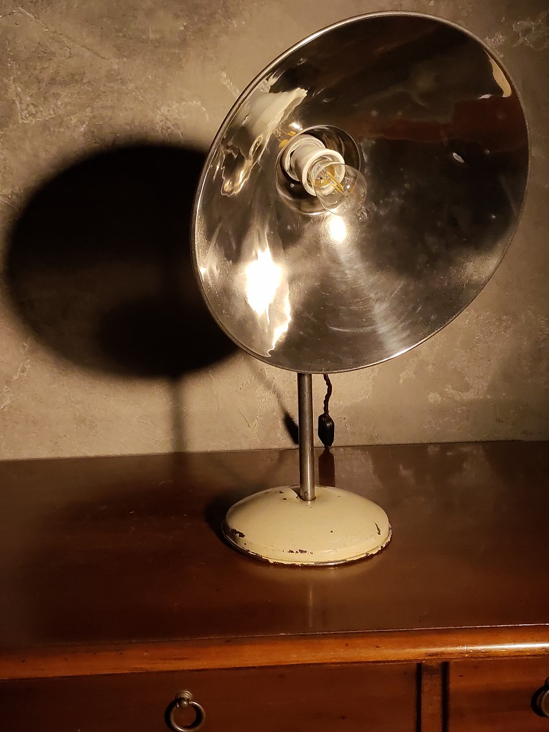 Lampada industriale da scrivania anni 60, prodotta in ex Cecoslovacchia