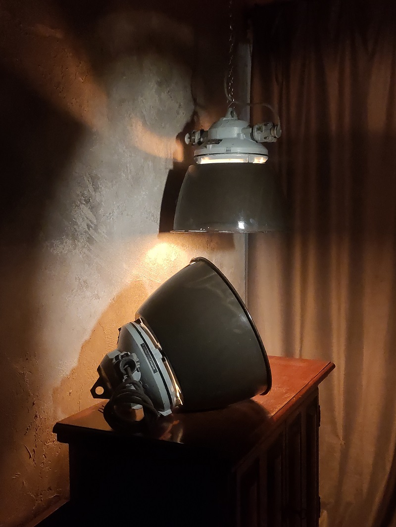 Una lampada industriale possente, ma di grande bellezza