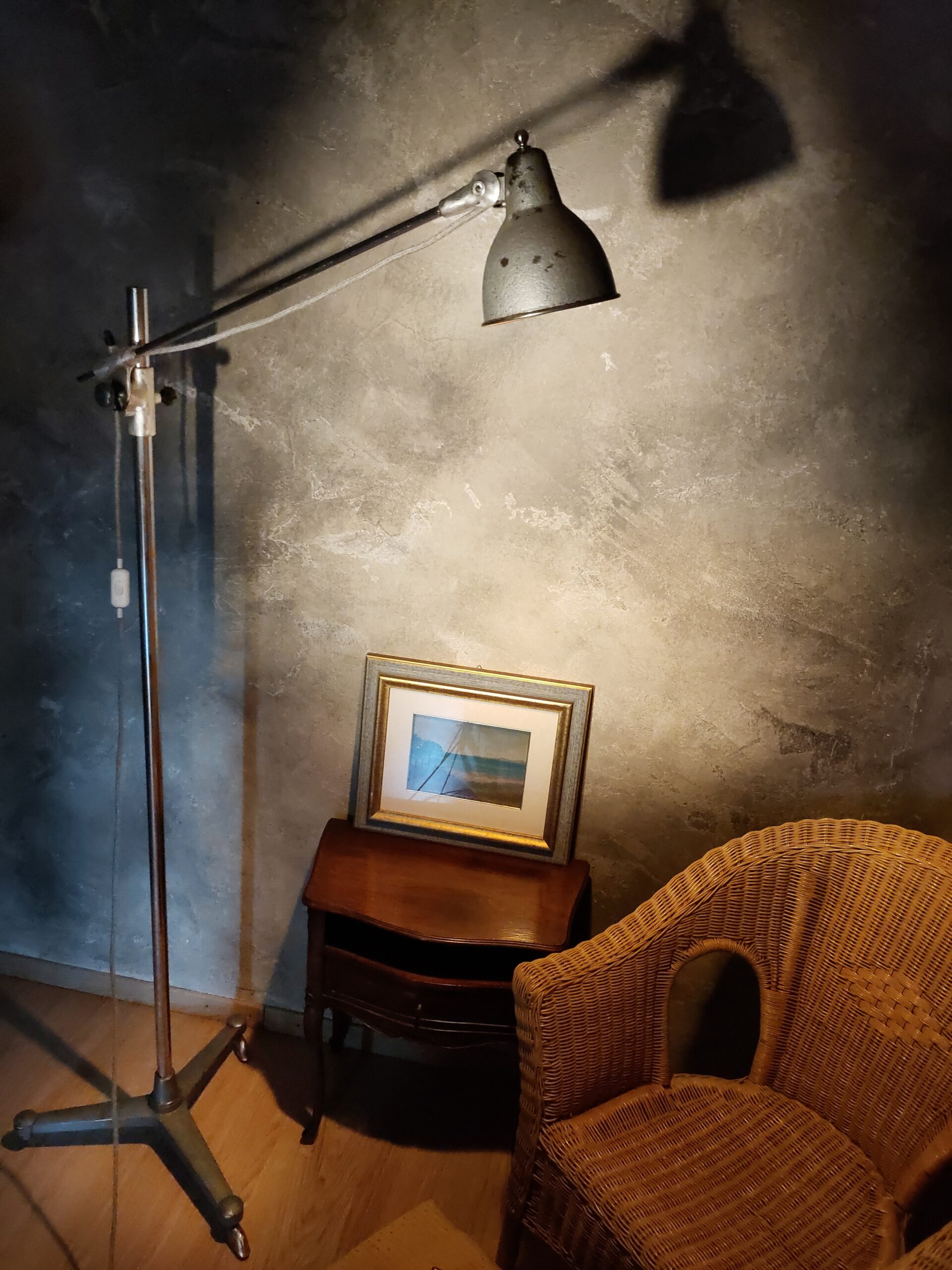 Treppiede, lampada da studio fotografico vintage