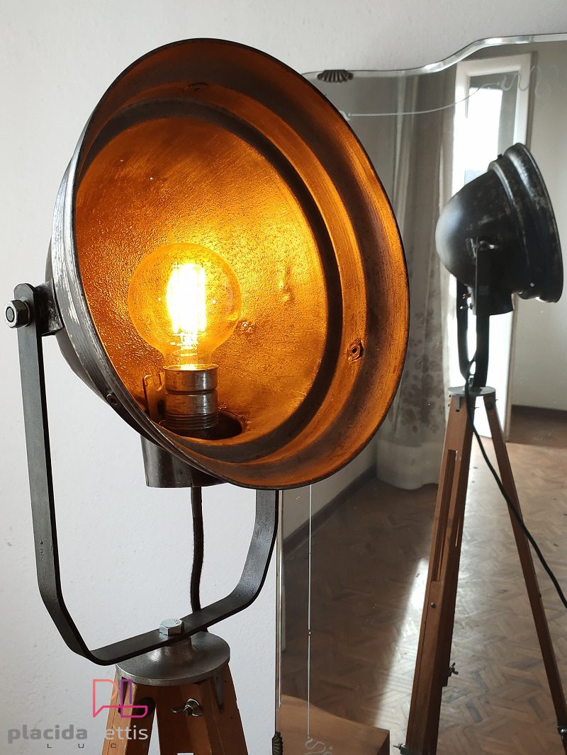 Faro industriale su treppiede, anni 60 – dettaglio 6