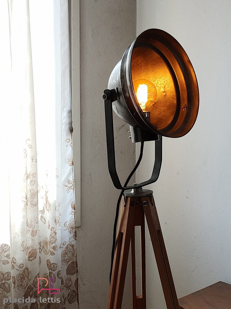 Faro industriale su treppiede, anni 60 – dettaglio 14