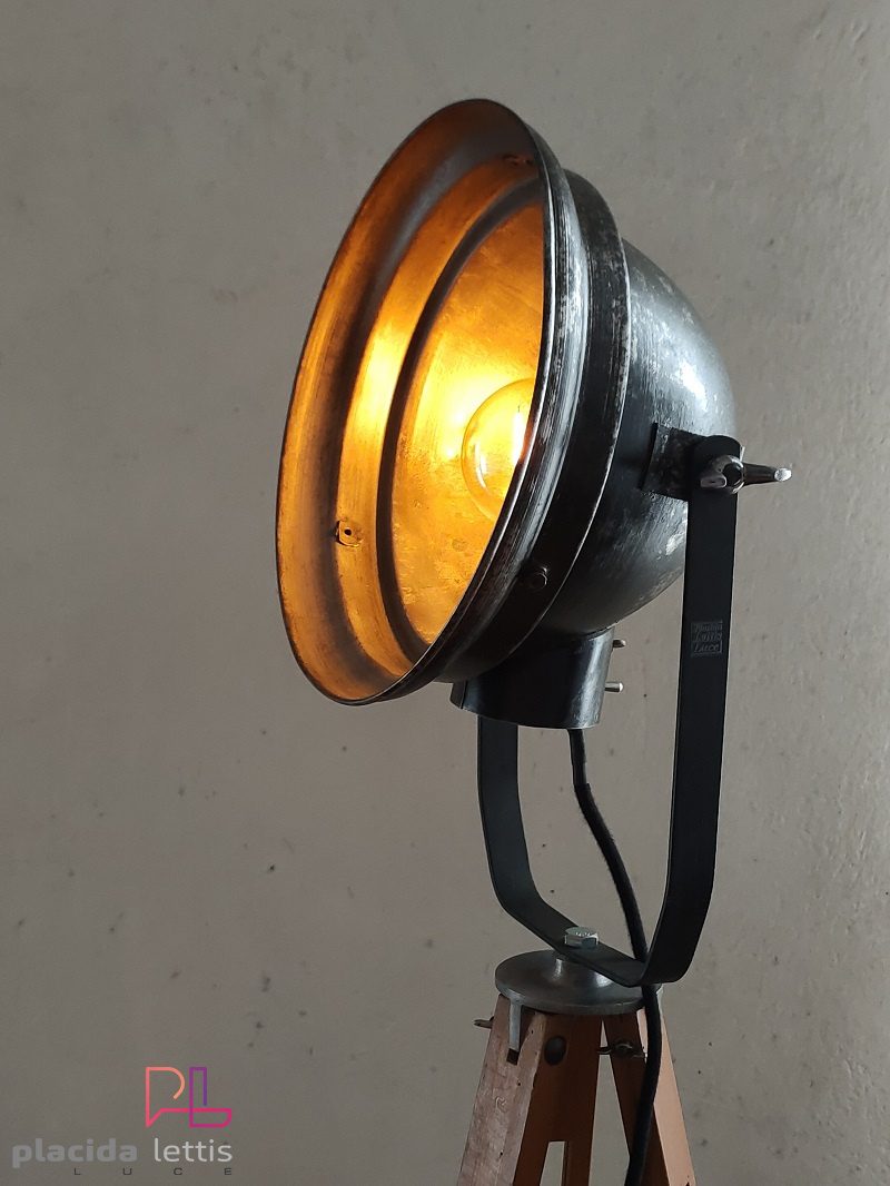 Faro industriale su treppiede, anni 60 – dettaglio 20