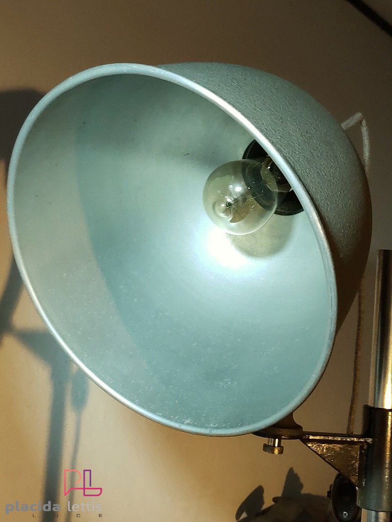 Un brand iconico, IFF, per una lampada da studio fotografico.