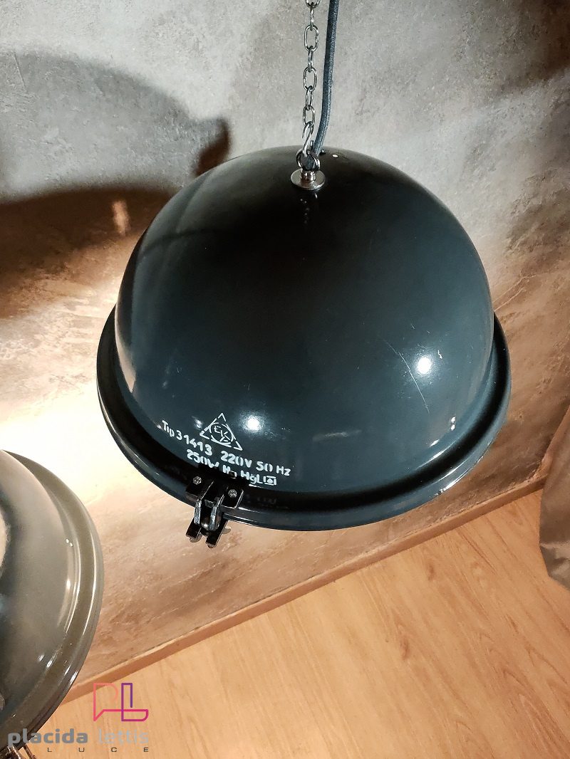 Due perfette mezze sfere, lampade industriali sorprendenti! – dettaglio 7