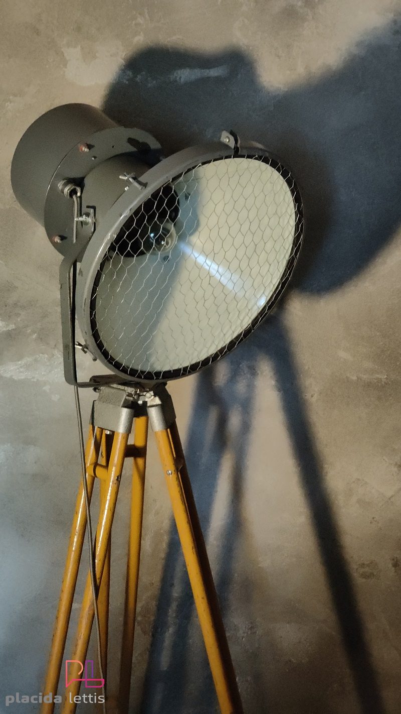 Lampada con treppiede vintage originale, faro grigio, Polonia anni '80 – dettaglio 7