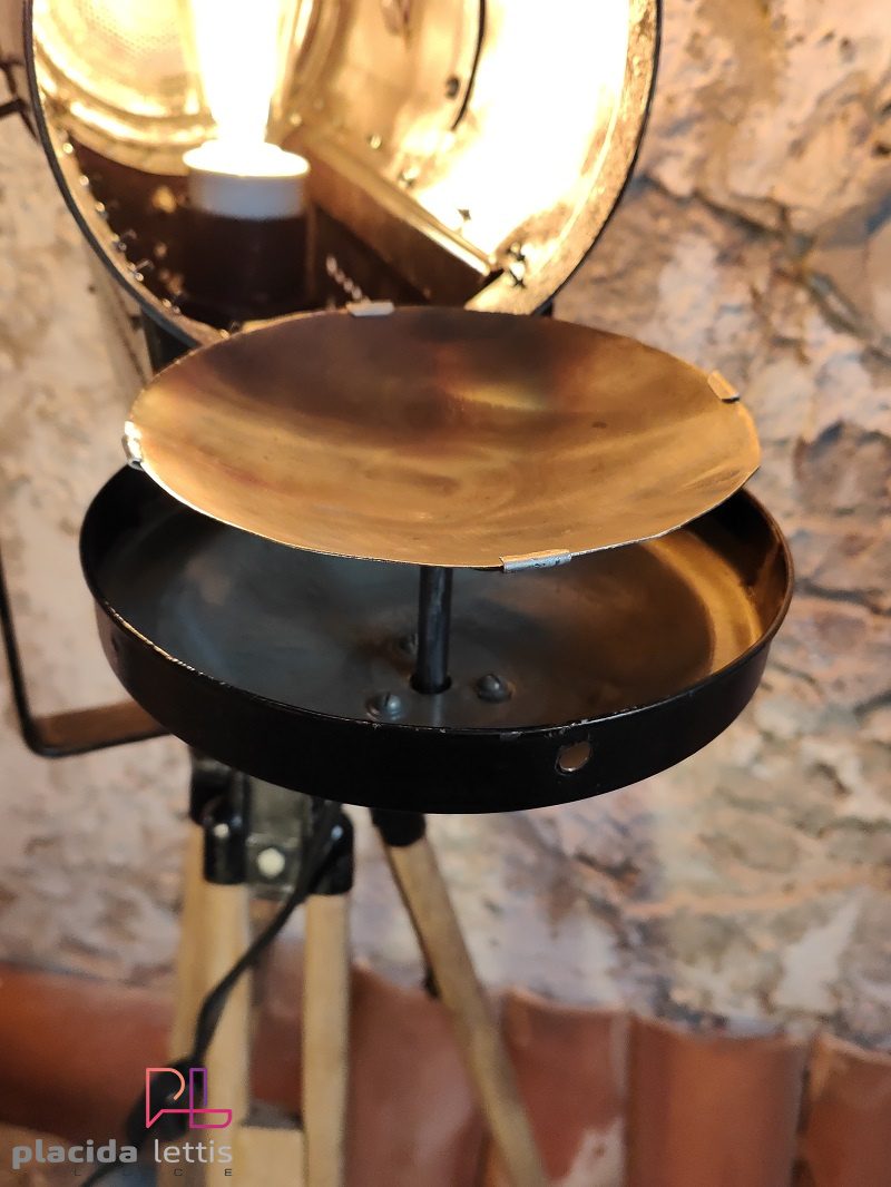 Riflettore teatrale vintage originale squadrato con vetrino rosso – dettaglio 18