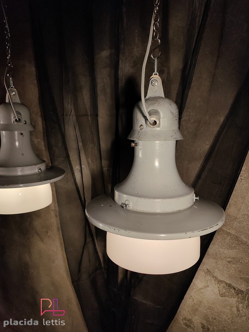 Lampada a sospensione vintage originale con vetro opalino, Verona anni '50 – dettaglio 5