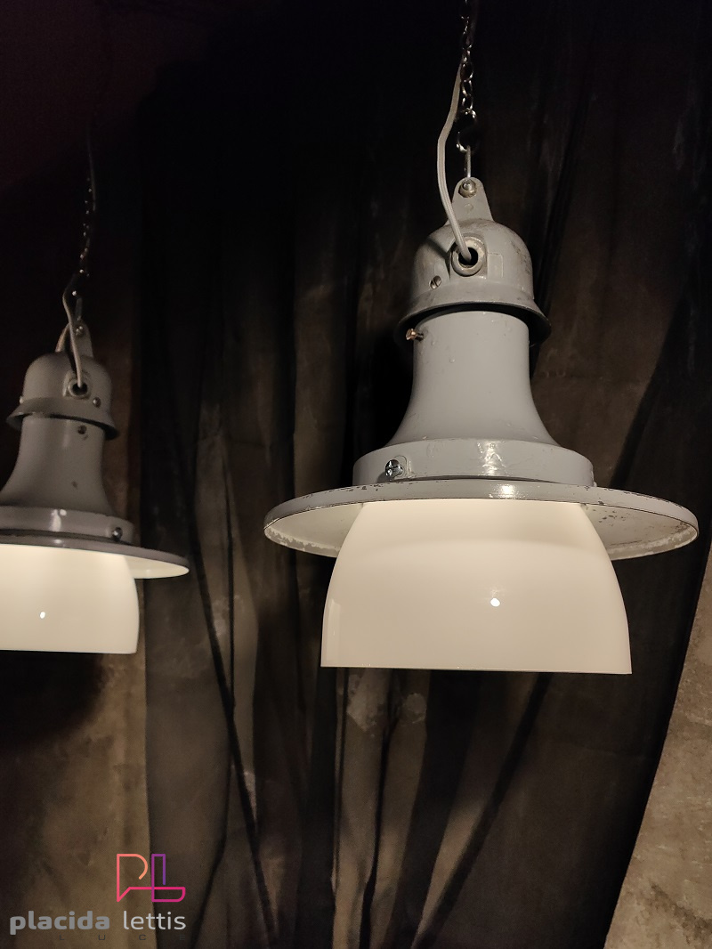 Lampada a sospensione vintage originale con vetro opalino, Verona anni '50 – dettaglio 13