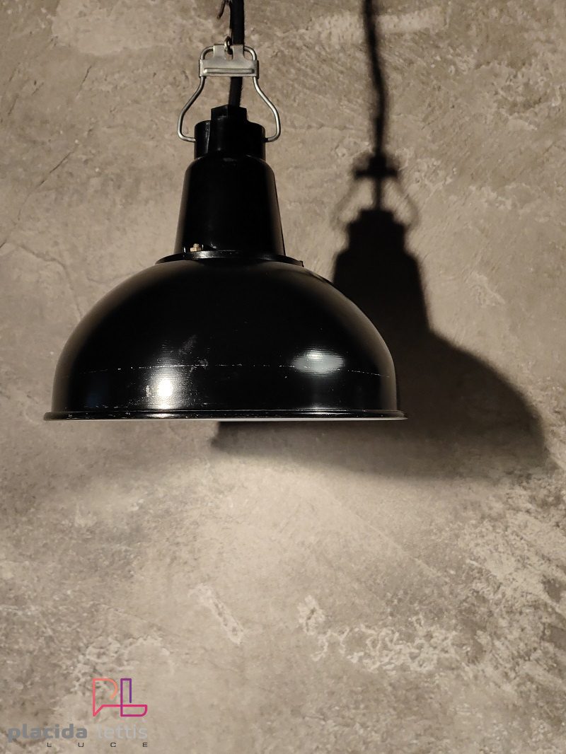 Lampada a sospensione vintage originale piccola nera, URSS anni '70 – dettaglio 3