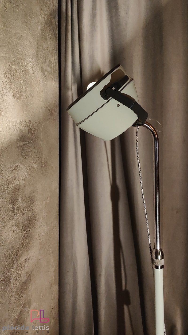 Lampada da terra vintage originale medica azzurra, Budapest anni '60 – dettaglio 9