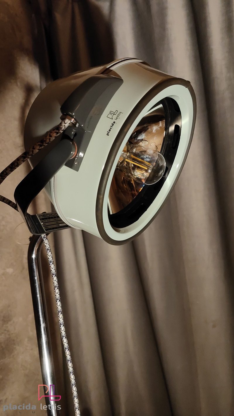 Lampada da terra vintage originale medica azzurra, Budapest anni '60 – dettaglio 12