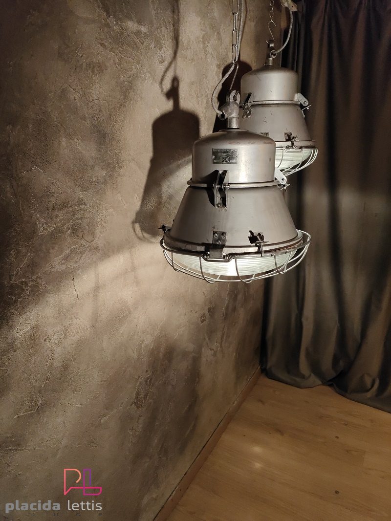 Lampada a sospensione vintage originale argento, vetro curvo e griglia – dettaglio 11