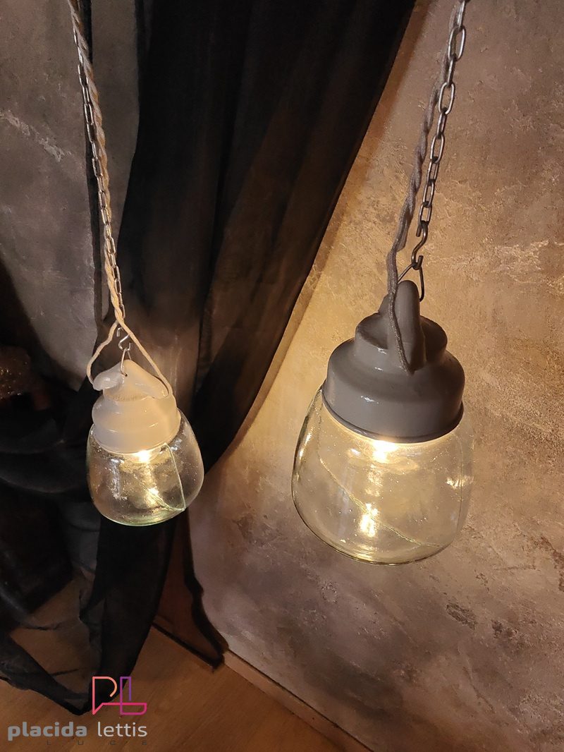 Lampada a sospensione vintage originale in ceramica e vetro a goccia – dettaglio 4