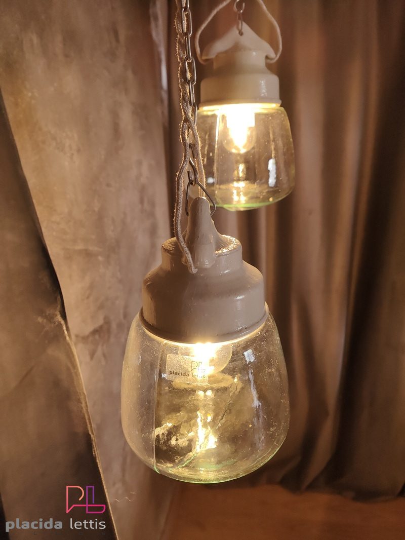 Lampada a sospensione vintage originale in ceramica e vetro a goccia – dettaglio 2