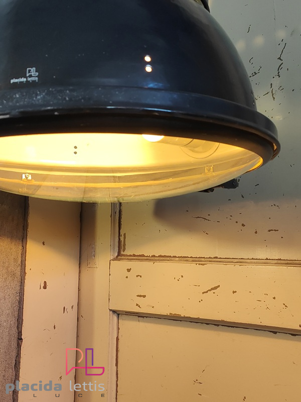 Lampada a sospensione vintage originale blu-nera, vetro curvo, anni '50 – dettaglio 13