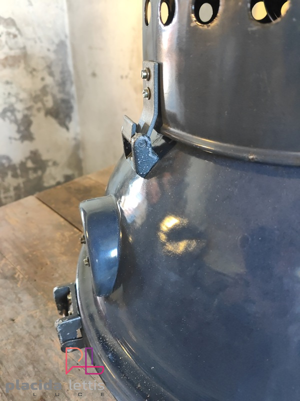 Lampada a sospensione vintage originale blu-nera, vetro curvo, anni '50 – dettaglio 16
