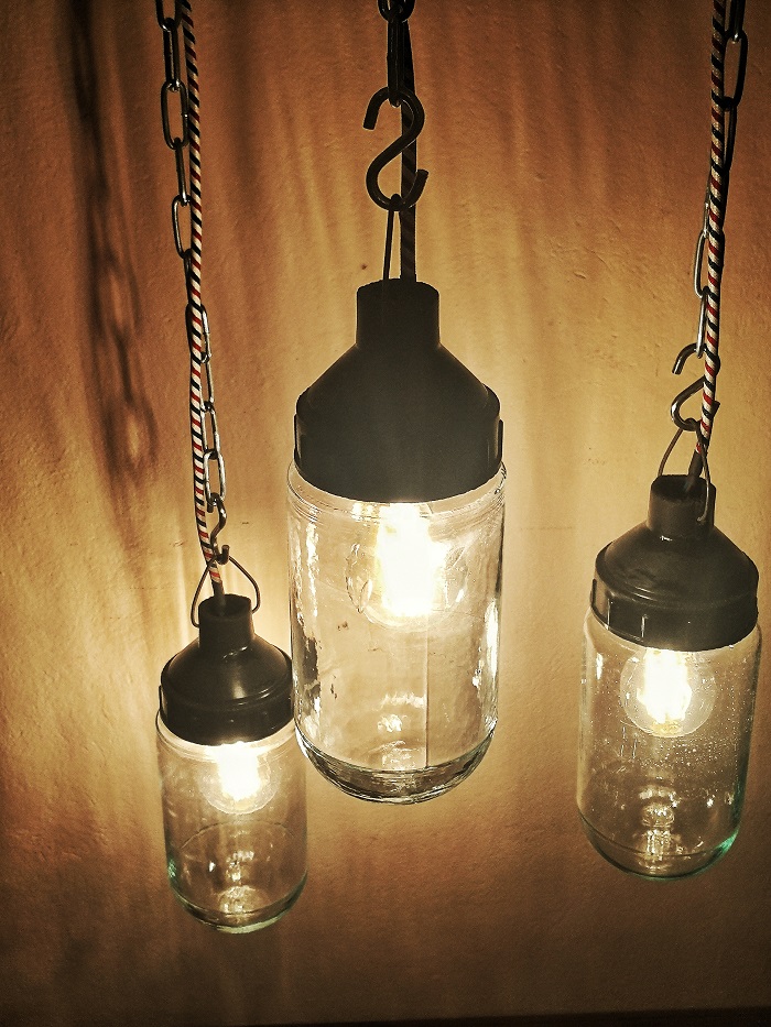 Piccole lampade industriali, prodotte in ex Unione Sovietica negli anni '70