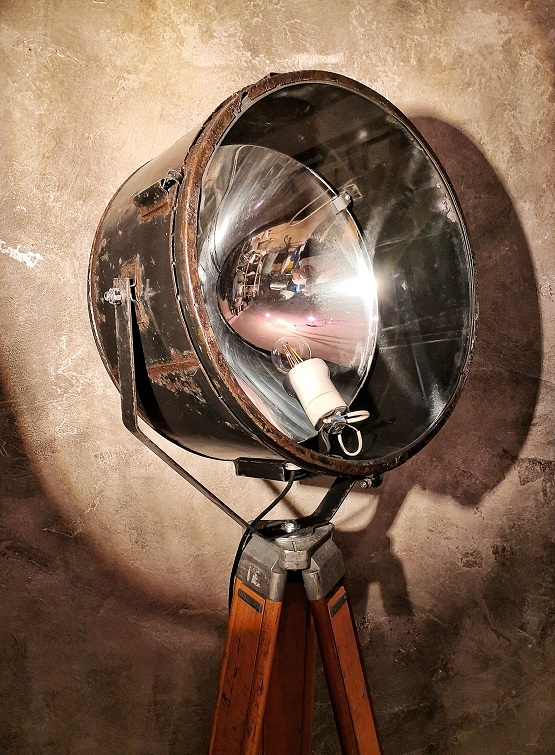 Splendida lampada industriale da segnalazione, dimensione XXL con specchio interno.