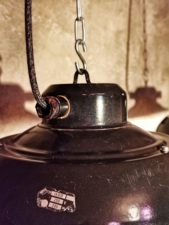 Bellissima lanterna industriale, originale anni 60