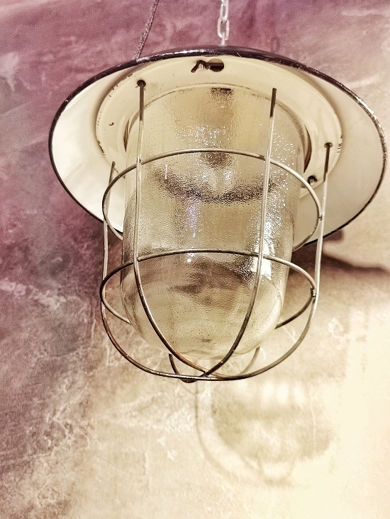 Bellissima lanterna industriale, originale anni 60