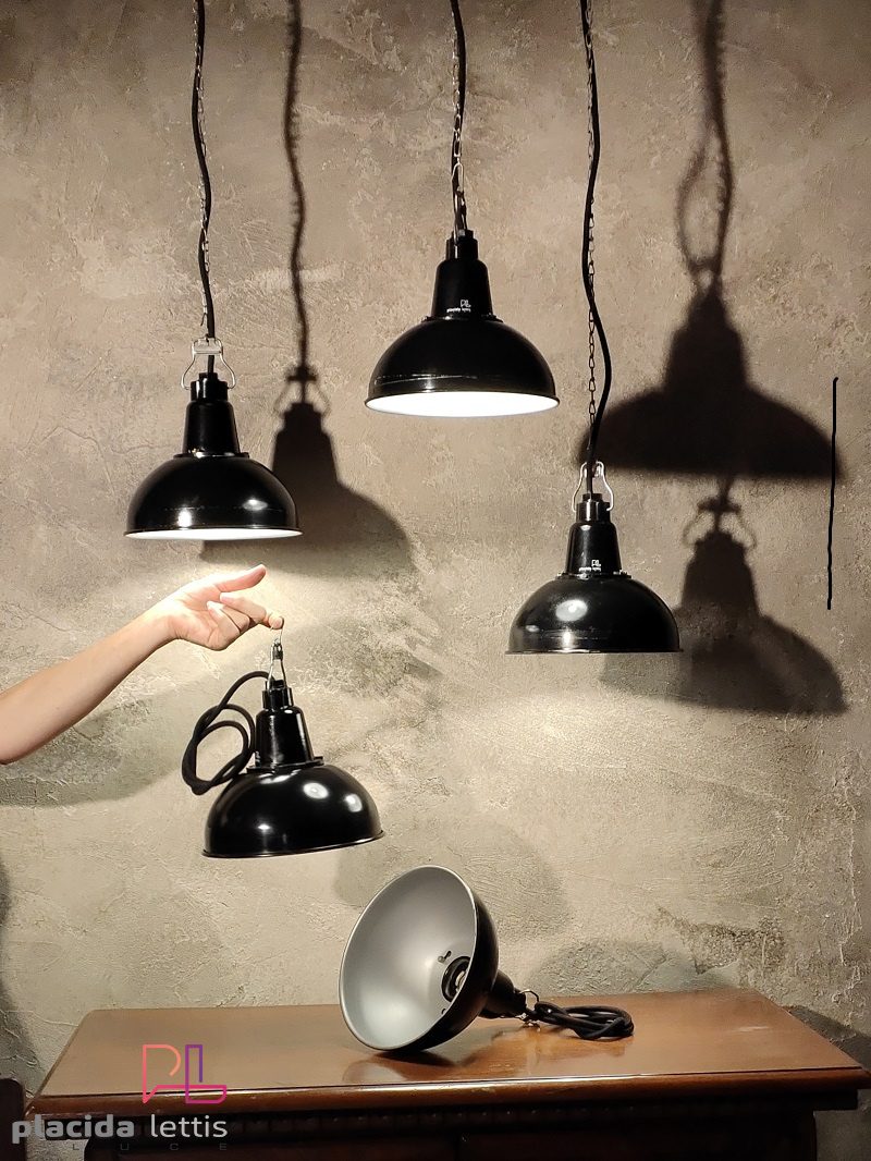 Lampada a sospensione vintage originale piccola nera, URSS anni '70
