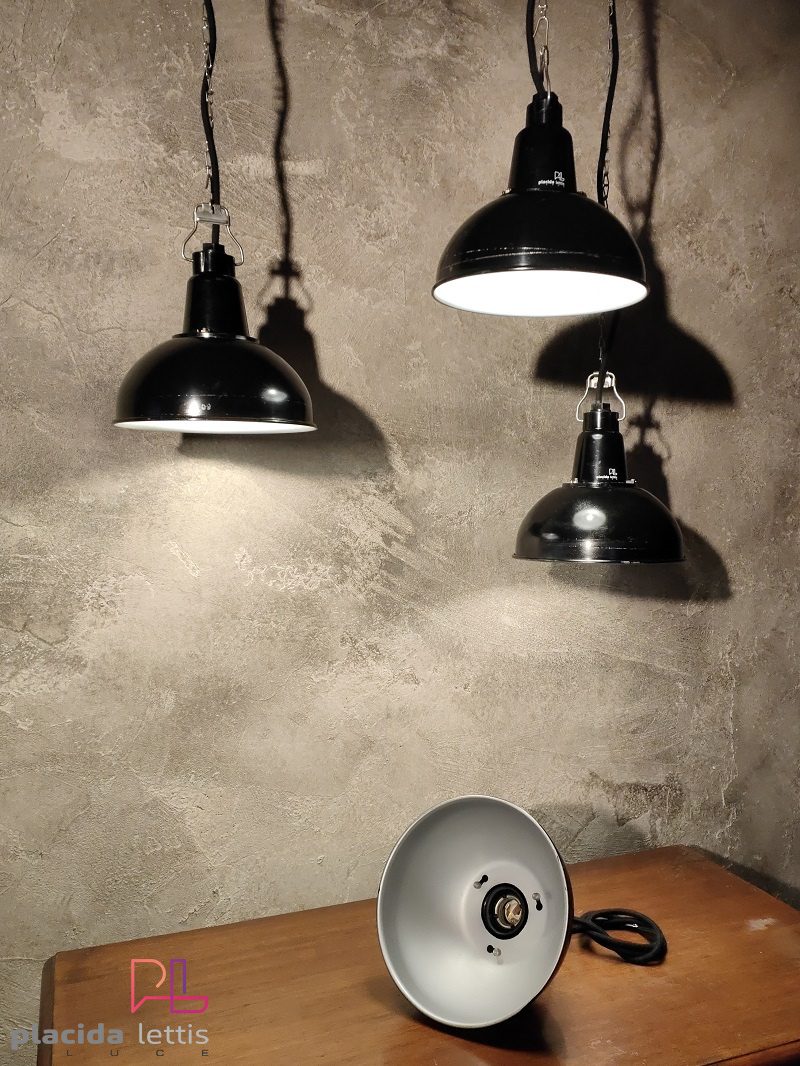 Lampada a sospensione vintage originale piccola nera, URSS anni '70 – dettaglio 4