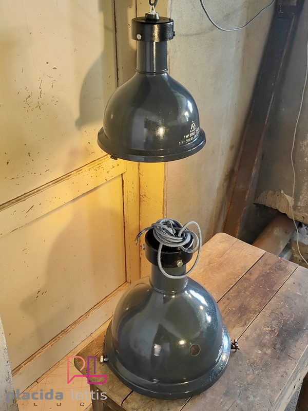 Lampada a sospensione vintage originale blu-grigia con griglia, anni '50 – dettaglio 3