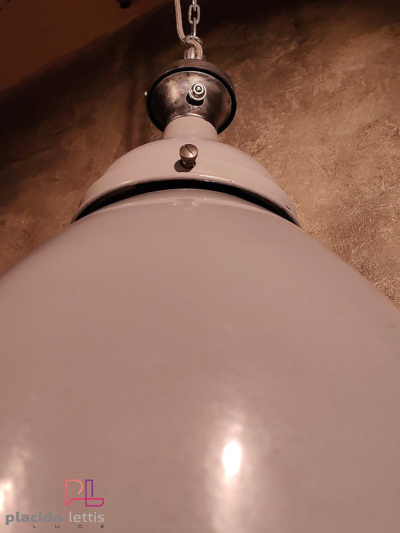 Lampada a sospensione vintage originale Benjamin a cupola larga, anni '50 – dettaglio 17
