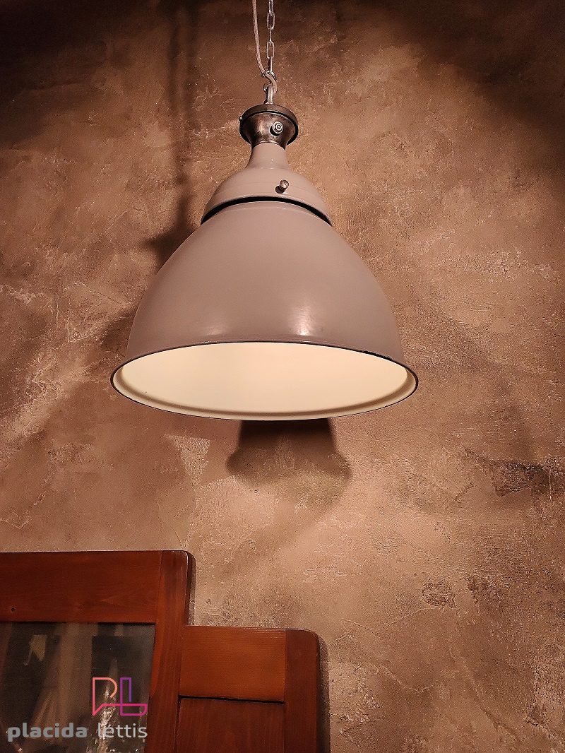 Lampada a sospensione vintage originale Benjamin a cupola larga, anni '50 – dettaglio 7