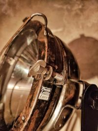 Ttreppiede industriale ricco di una storia davvero eccezionale – miniatura 25