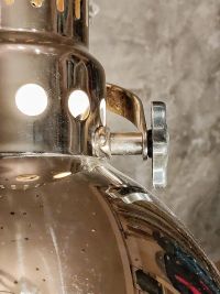 Pezzo assolutamente straordinario, rarissimo esempio di lampada da studio medico – miniatura 16