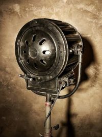 Spotlight da cinema vintage originale con lente di Fresnel, Cinecittà Roma – miniatura 3