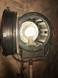 Spotlight da cinema vintage originale con lente di Fresnel, Cinecittà Roma – miniatura 18