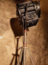 Spotlight da cinema vintage originale con lente di Fresnel, Cinecittà Roma – miniatura 7
