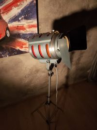 Pezzo assolutamente iconico per quanto riguarda la produzione storica di spotlight in Italia – miniatura 12