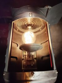 Pezzo assolutamente iconico per quanto riguarda la produzione storica di spotlight in Italia – miniatura 25