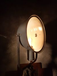 Una lampada industriale davvero unica! – miniatura 12