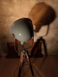 Una lampada industriale davvero unica! – miniatura 7