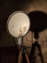 Una lampada industriale davvero unica! – miniatura 5