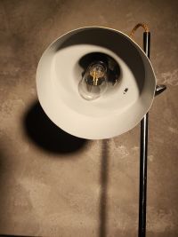 Lampada industriale da scrivania dal colore decisamente vivace! – miniatura 15