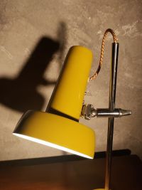 Lampada industriale da scrivania dal colore decisamente vivace! – miniatura 3
