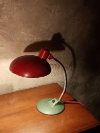 Lampada industriale da scrivania anni 60 - Colore rosso con base verde chiaro – miniatura 11