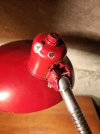 Lampada industriale da scrivania anni 60 - Colore rosso con base verde chiaro – miniatura 15