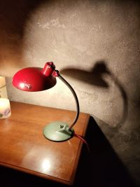 Lampada industriale da scrivania anni 60 - Colore rosso con base verde chiaro – miniatura 8