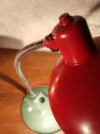 Lampada industriale da scrivania anni 60 - Colore rosso con base verde chiaro – miniatura 16